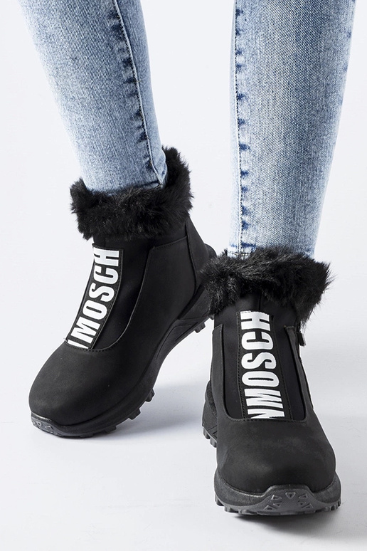 Melnas izolētas augstas augšdaļas...