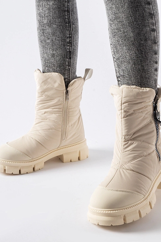 Bēši siltināti stepēti sniega zābaki...