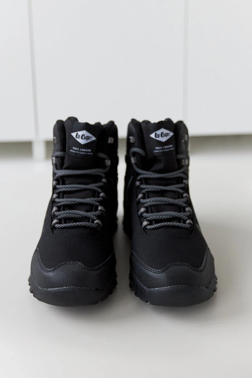 Melni siltināti vīriešu zābaki...