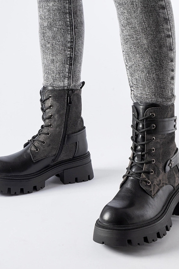 Melni siltināti zābaki ar...