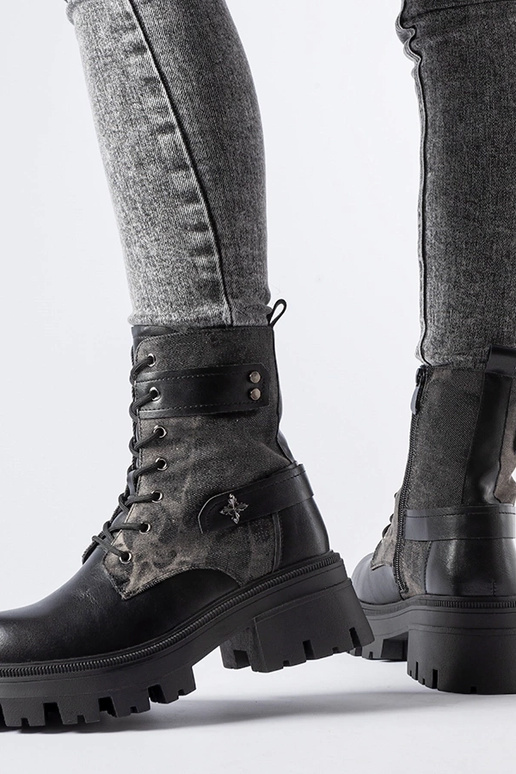 Melni siltināti zābaki ar protektoru...