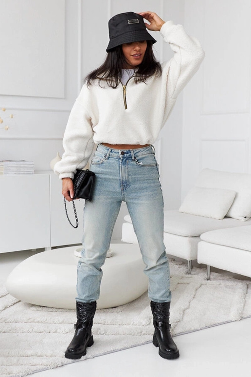 Melnas lakotas kurpes ar dekoratīvu...