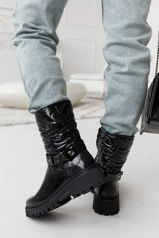 Melnas lakotas kurpes ar dekoratīvu...