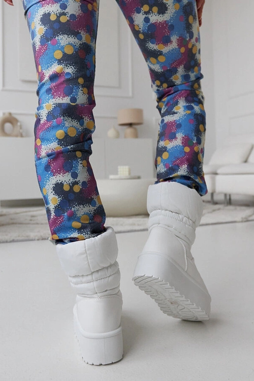 Baltas siltinātas sniegavītes uz...