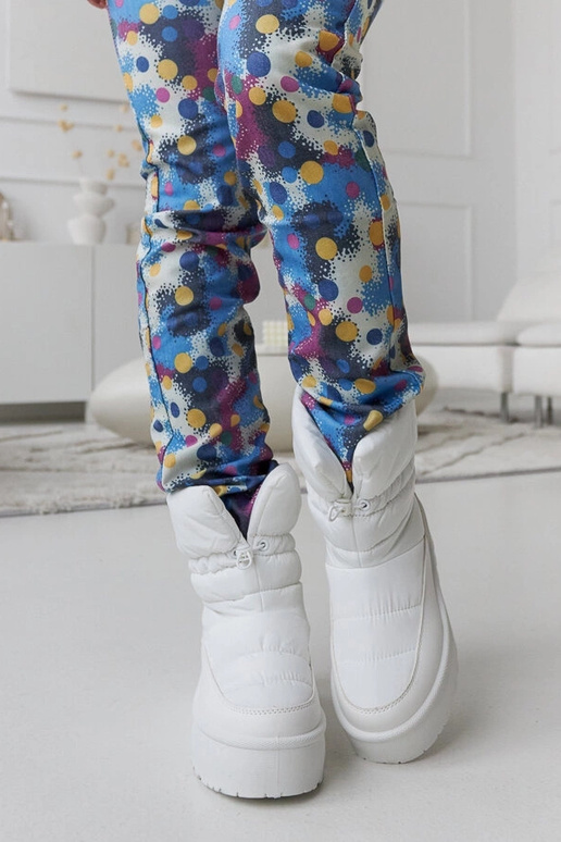 Baltas siltinātas sniegavītes uz...