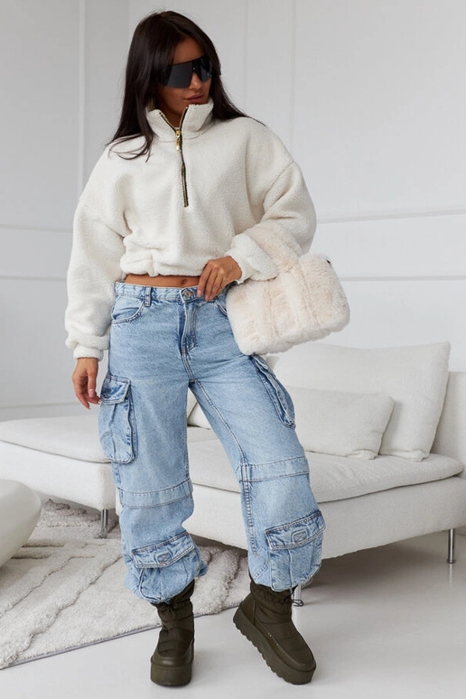 Zaļi izolēti sniega zābaki uz Polk...