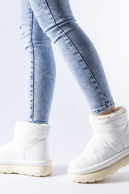 Baltas siltinātas sniegavītes Linwood