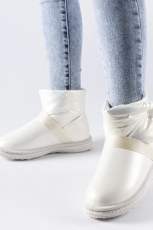 Delaune bēši spīdīgi īsi sniega zābaki