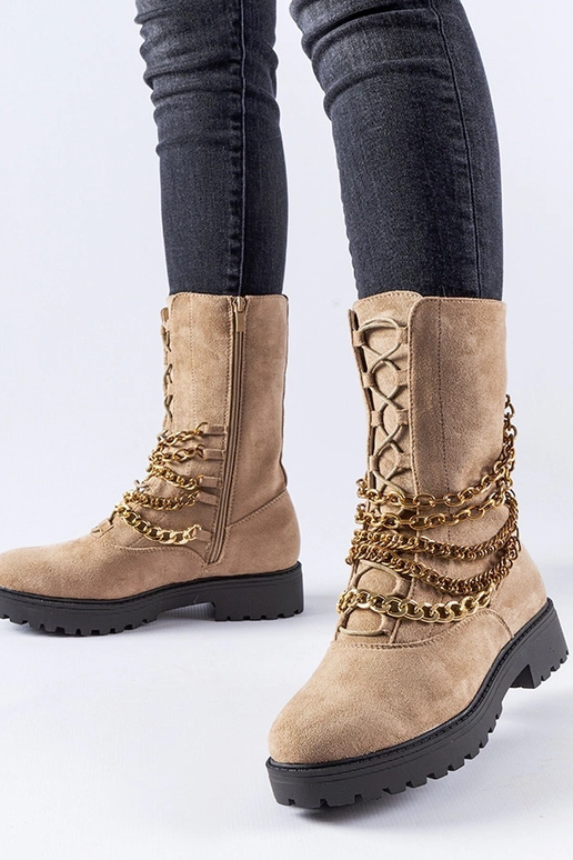 Bēši izolēti puszābaki ar Carroll ķēdi