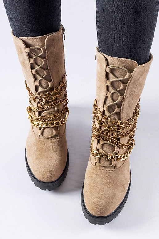 Bēši izolēti puszābaki ar Carroll ķēdi