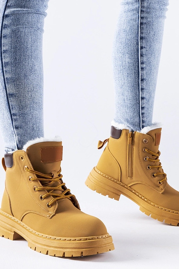 Brūnās siltinātās zābaki...