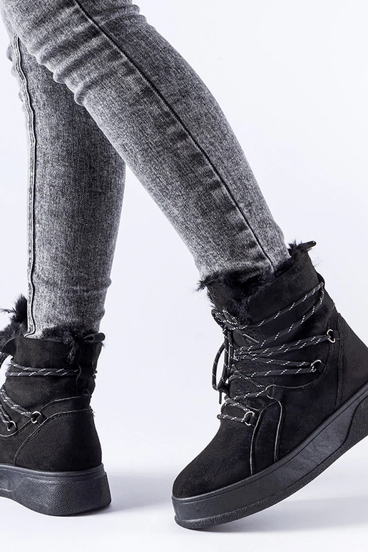 Melni Rancourt platformas sniega zābaki