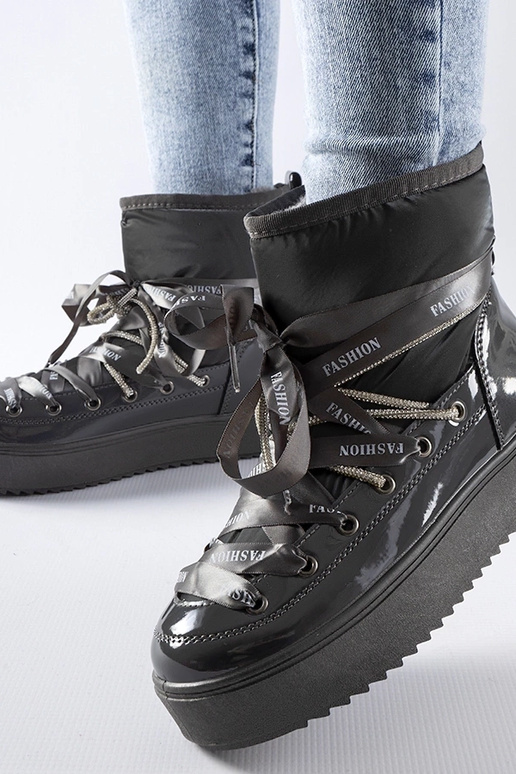 Pelēkās lakotās snieggaidas ar cirtām...