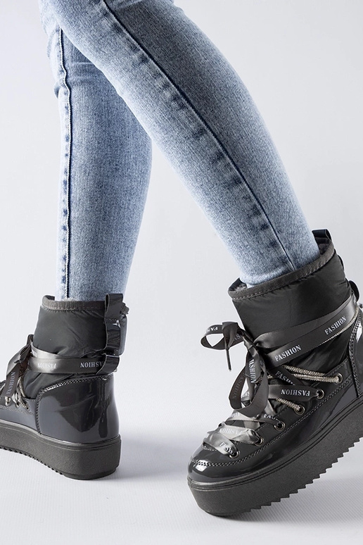 Pelēkās lakotās snieggaidas ar cirtām...