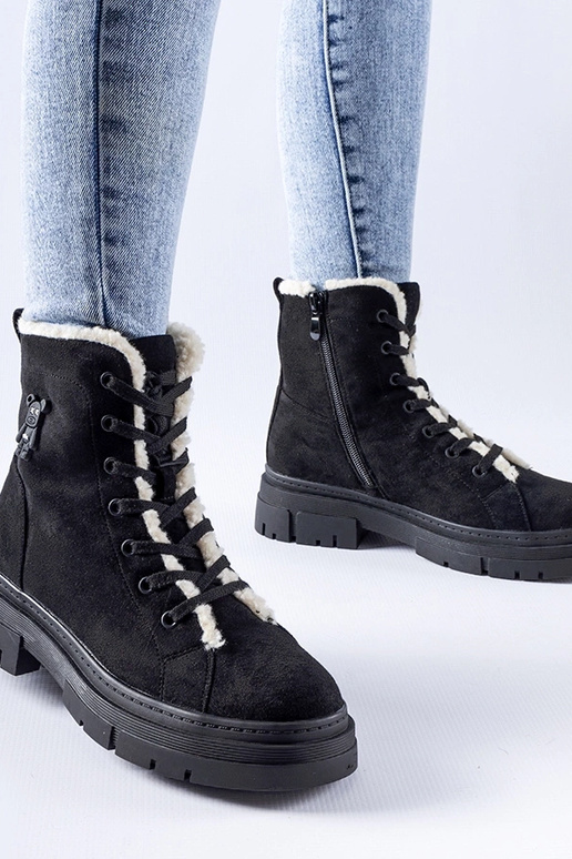 Melni izolēti apavi no mākslīgās...