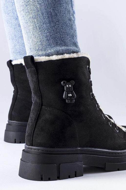 Melni izolēti apavi no mākslīgās...