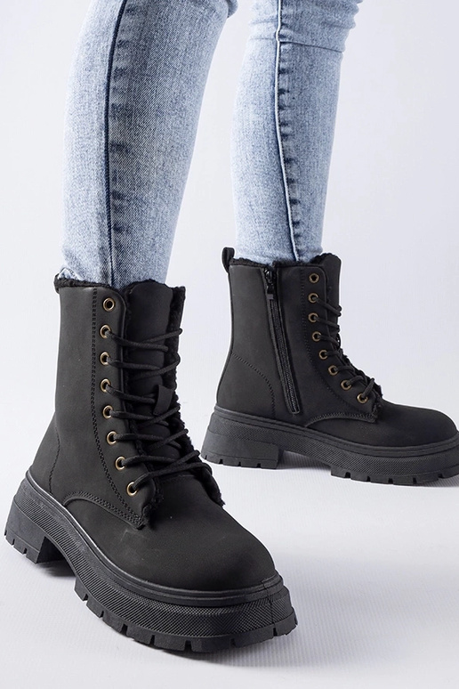 Melnie siltinātie zābaki Tadasuni