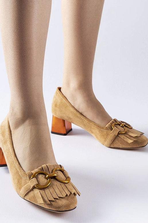 Bēšas pumpas ar bloka papēdi Basso