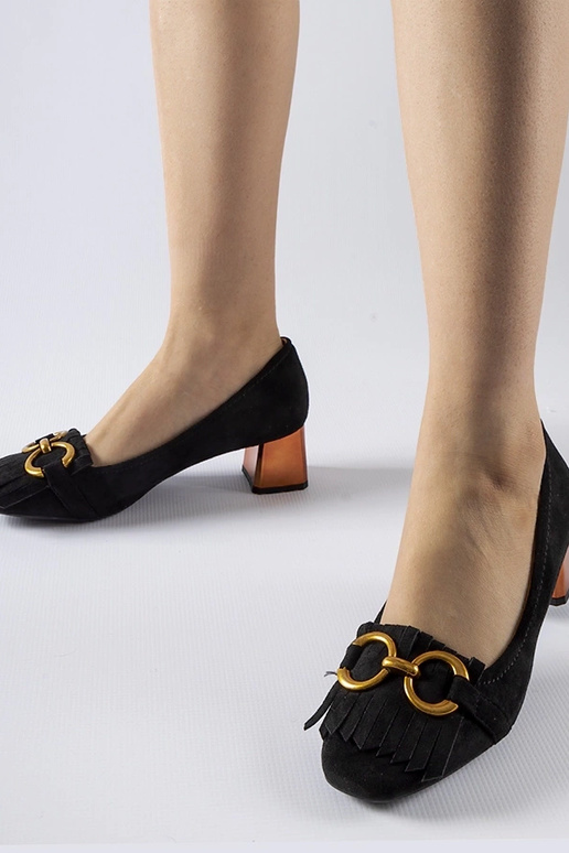 Melnas pumpas ar bloka papēdi no Basso