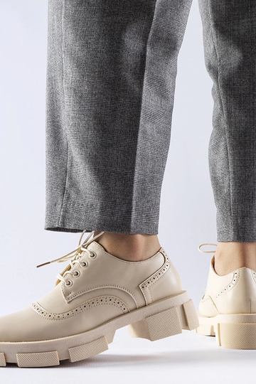 Bežās saistītās puszābaki... 2