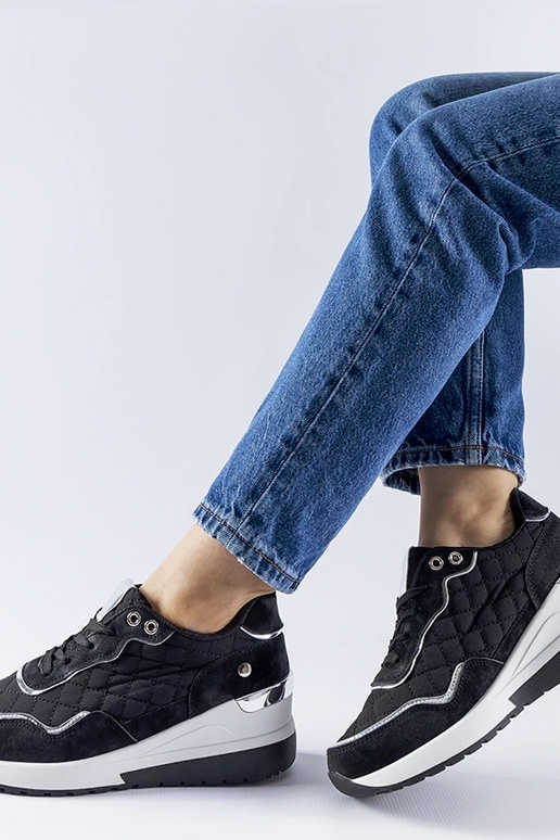 Melnas Pisignano čības