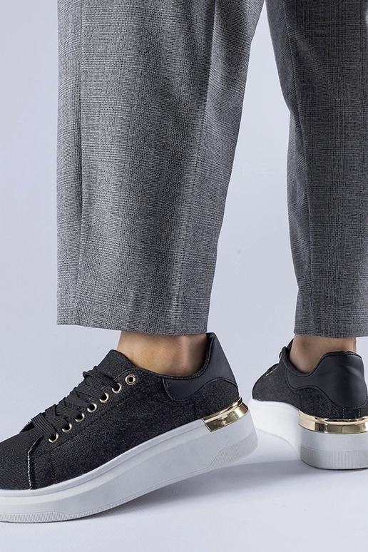 Melnas Scuderlando platformas kedas