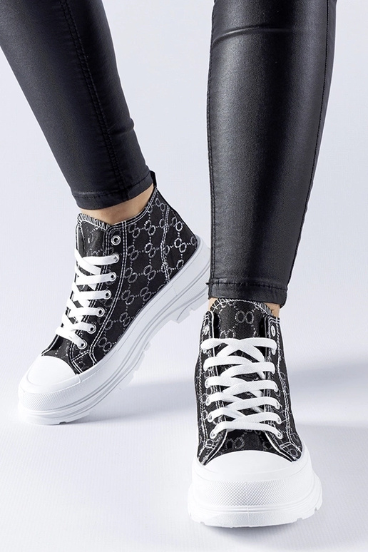 Melnas kedas rotātas ar Terenzio...