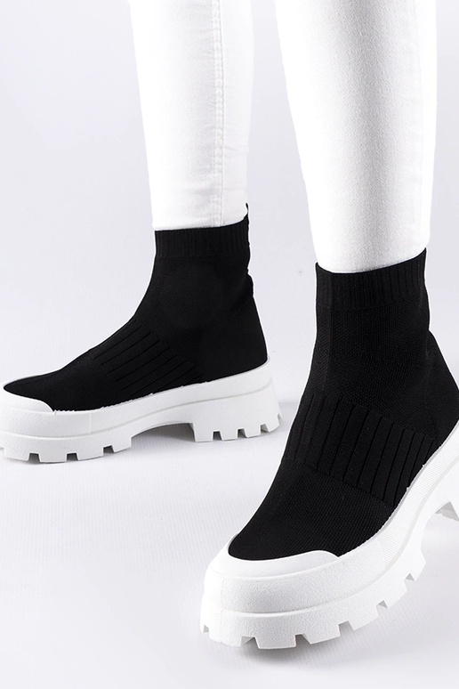 Melnas Varden elastīgās kedu augšdaļas