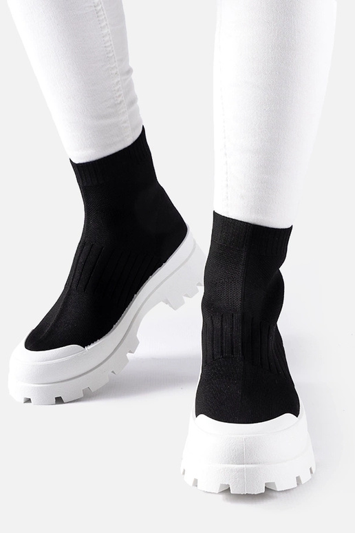 Melnas Varden elastīgās kedu augšdaļas