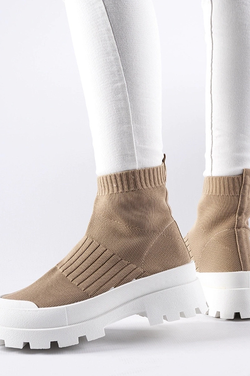 Varden brūnas kedas ar elastīgu augšdaļu