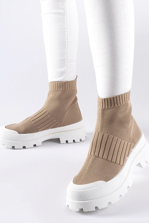 Varden brūnas kedas ar elastīgu augšdaļu