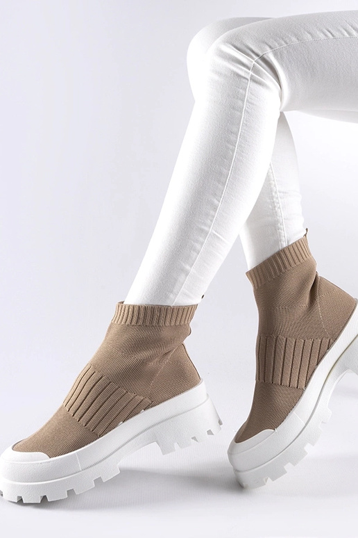 Varden brūnas kedas ar elastīgu augšdaļu