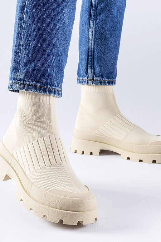 Bēšas Varden elastīgās kedu augšdaļas