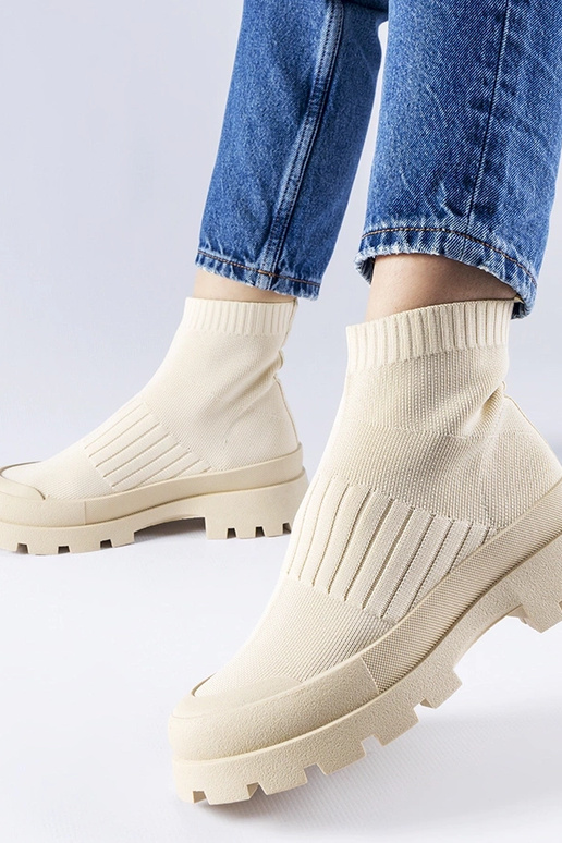 Bēšas Varden elastīgās kedu augšdaļas