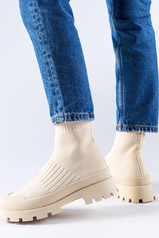 Bēšas Varden elastīgās kedu augšdaļas