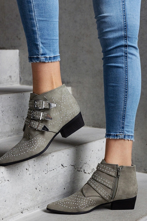 Zaļi dekoratīvi puszābaki ar zemu...