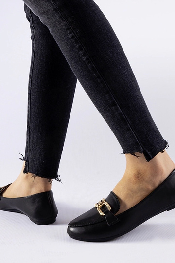 Melni mokasīni ar sprādzi... 2