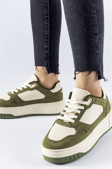Zaļi-balti sneakers uz...