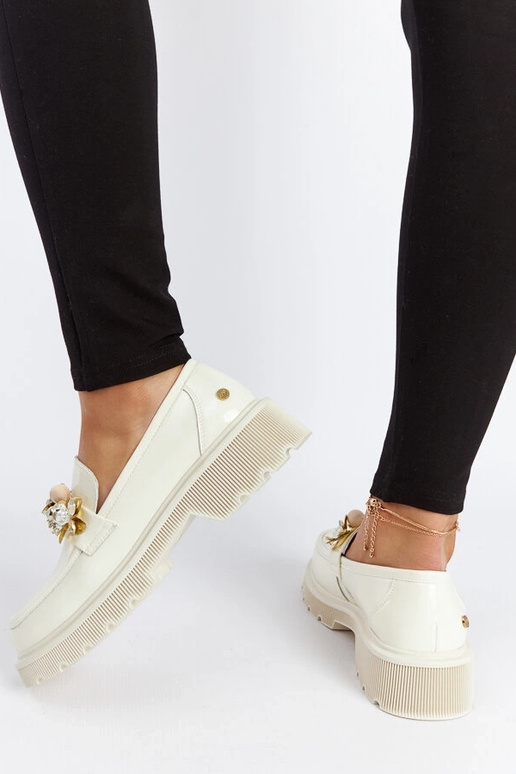 Beige lakoti ādas mokasīni GOE NN2N4202