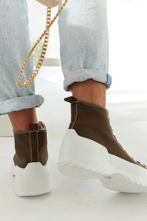 Zaļas Ronchis kedas ar augstu augšdaļu