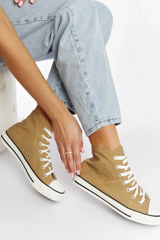 Brūnas kedas ar augstu augšdaļu Efren