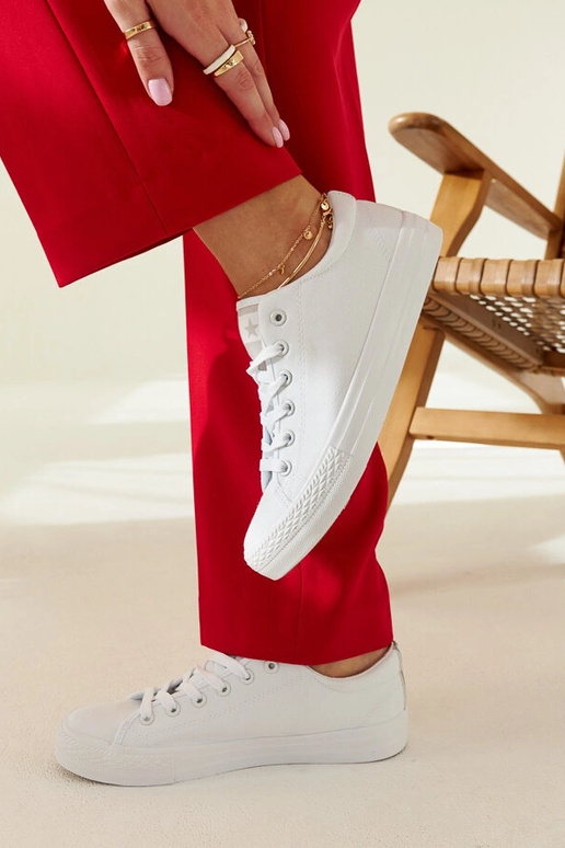 Balta auduma Rocky kedas