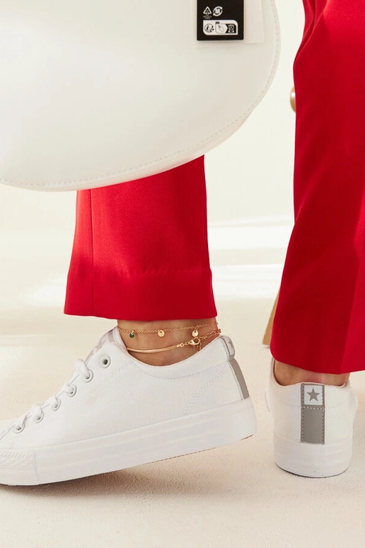 Balta auduma Rocky kedas