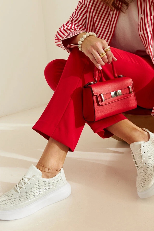 Sieviešu sudrabainas kedas uz...