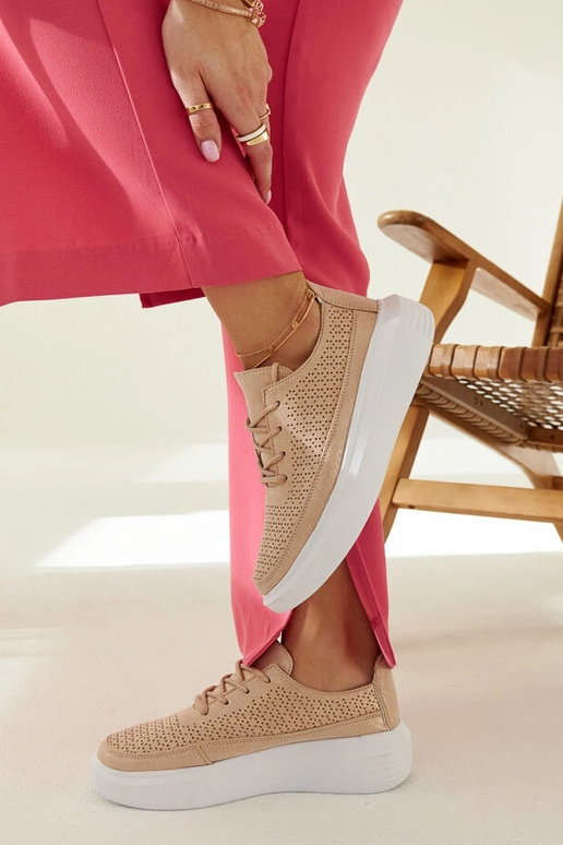 Sieviešu zeltainas kedas uz...