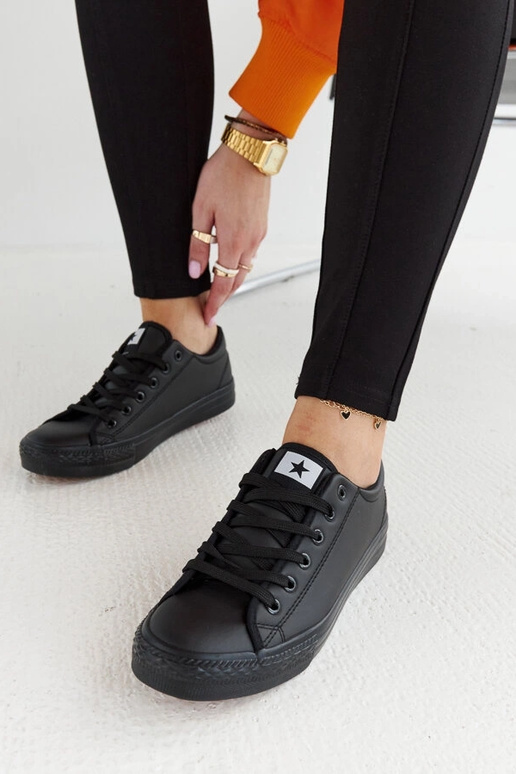 Kimberlee melnas sporta kedas