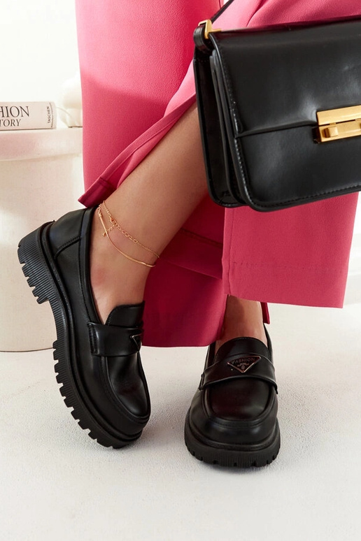 Teri melni mokasīni