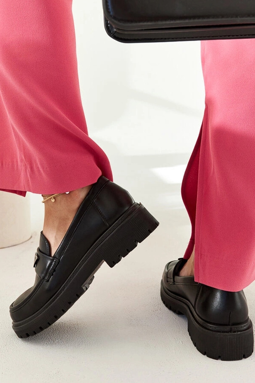 Teri melni mokasīni