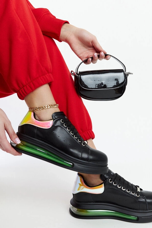 Melnas kedas uz platformas GOE NN2N4030