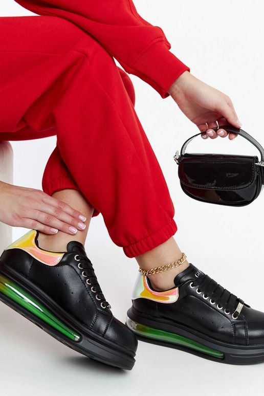 Melnas kedas uz platformas GOE NN2N4030